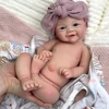 Ragazza sorridente da 17 pollici H