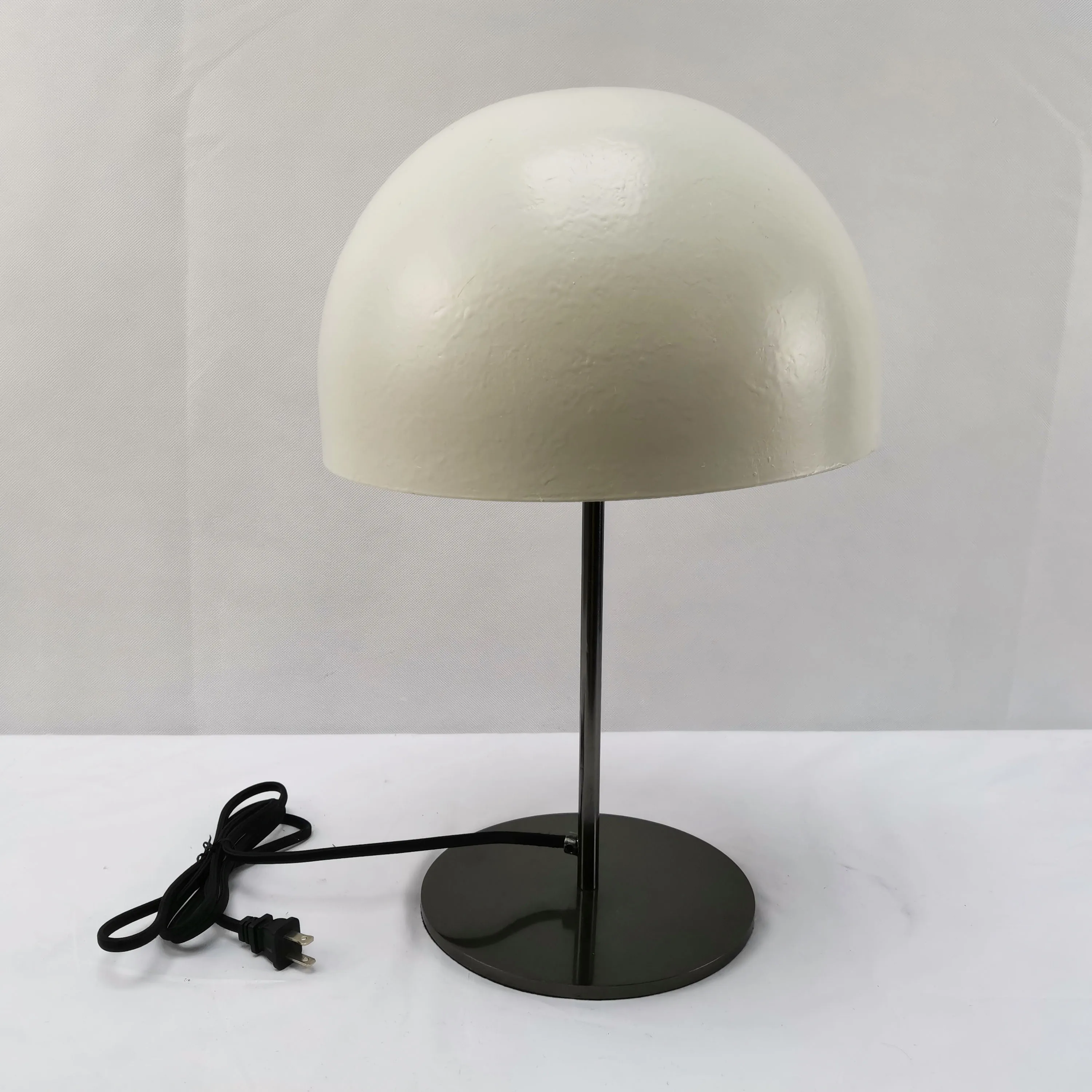 2020 hot selling modern iron table lamp white lampshade hotel bedside lamp table
