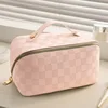 Checkered pillowcase (pink)