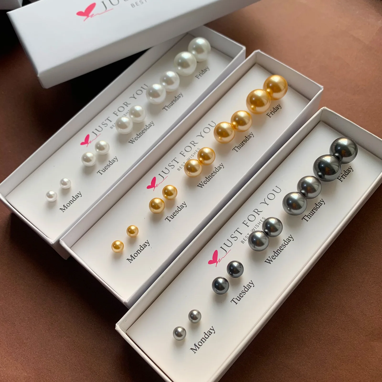 Minimalist Weekly Pearl Lot of Earring Set with Gift Box Wholesale Glass Mother of Pearl Stud Earrings for Women Mixed Size