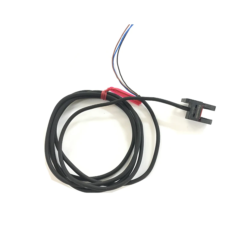 New Original PM‑L25‑R Photoelectric Sensor, PM SeriesUsed for object detection and position sensing in industrial automation systems. It features high‑precision sensing, fast response and stable signal output with strong anti‑interference performance.