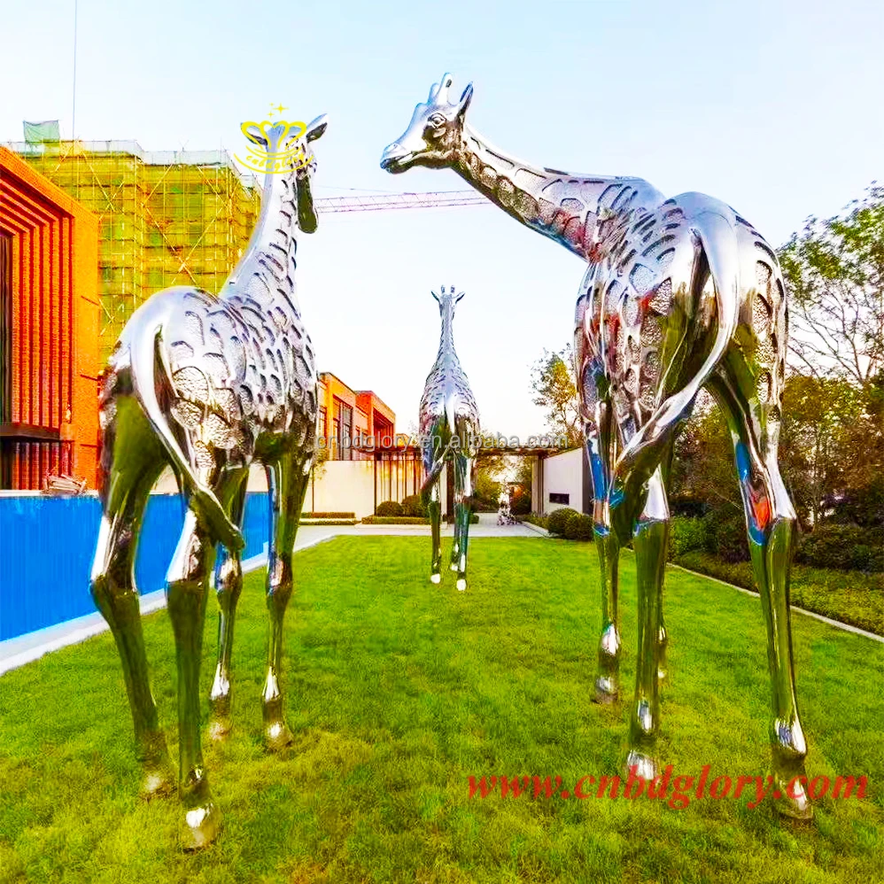 Coastal Street Landscape Design - Outdoor Metal Art Giraffe