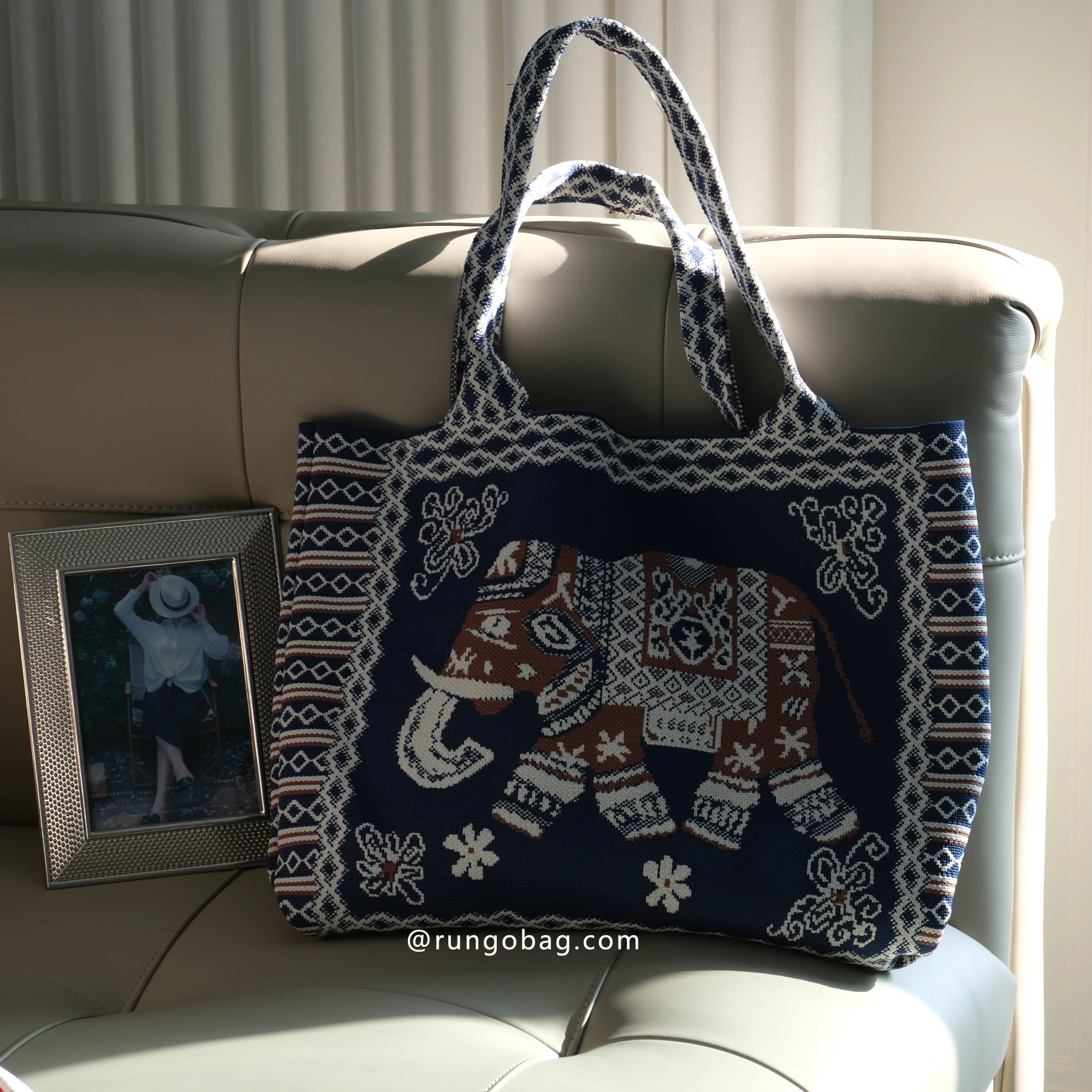 Southeast Asian National Style Elephant Pattern Womens  Knitted Tote Handbag