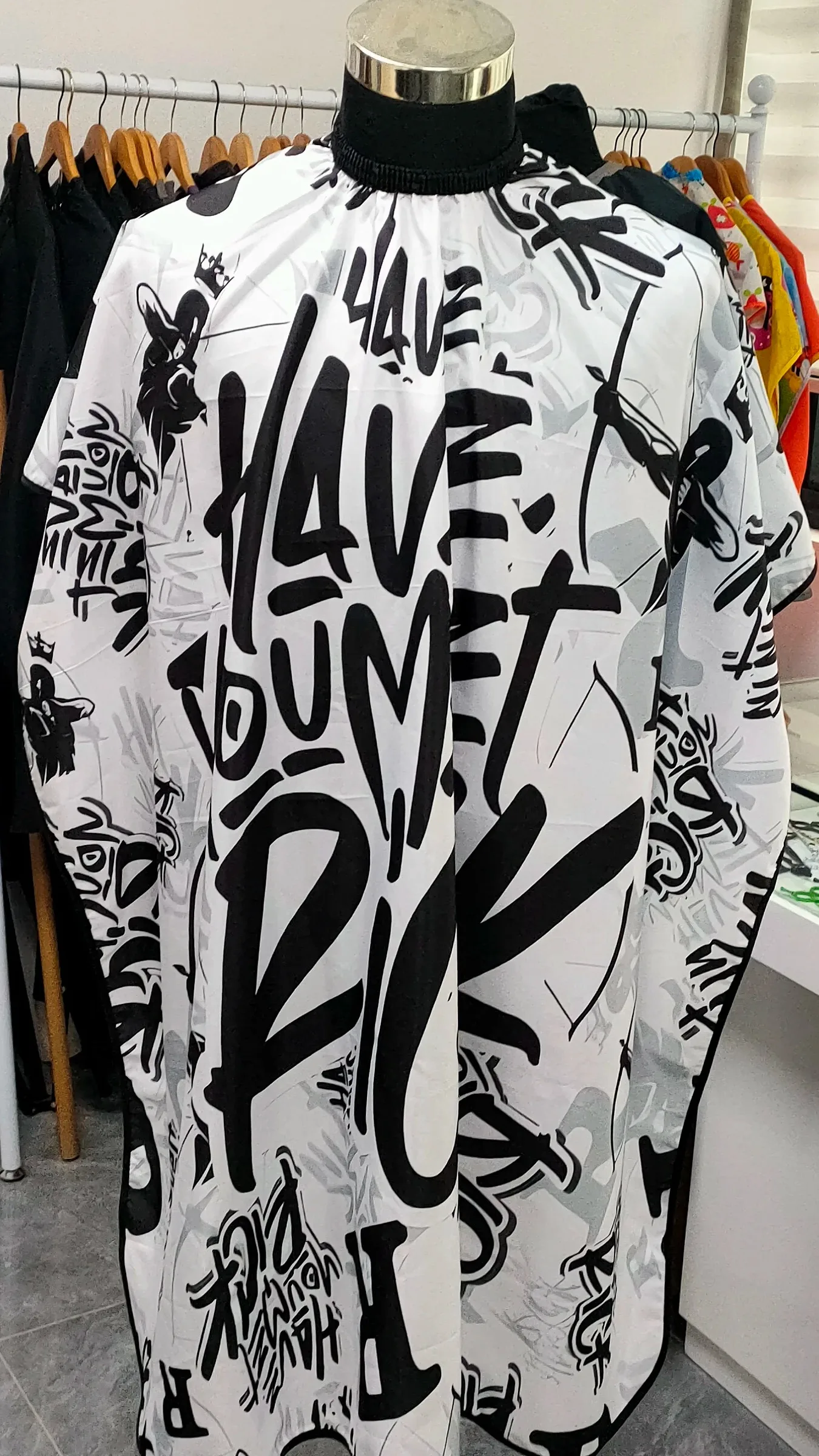 Wholesale Polyester Salon Hairdressing Gown Custom Logo Antistatic