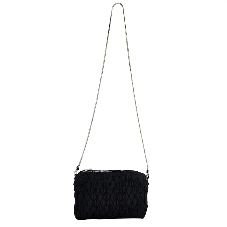 Bolso Guateado Negro Cadena Plateada - PERA LIMONERA