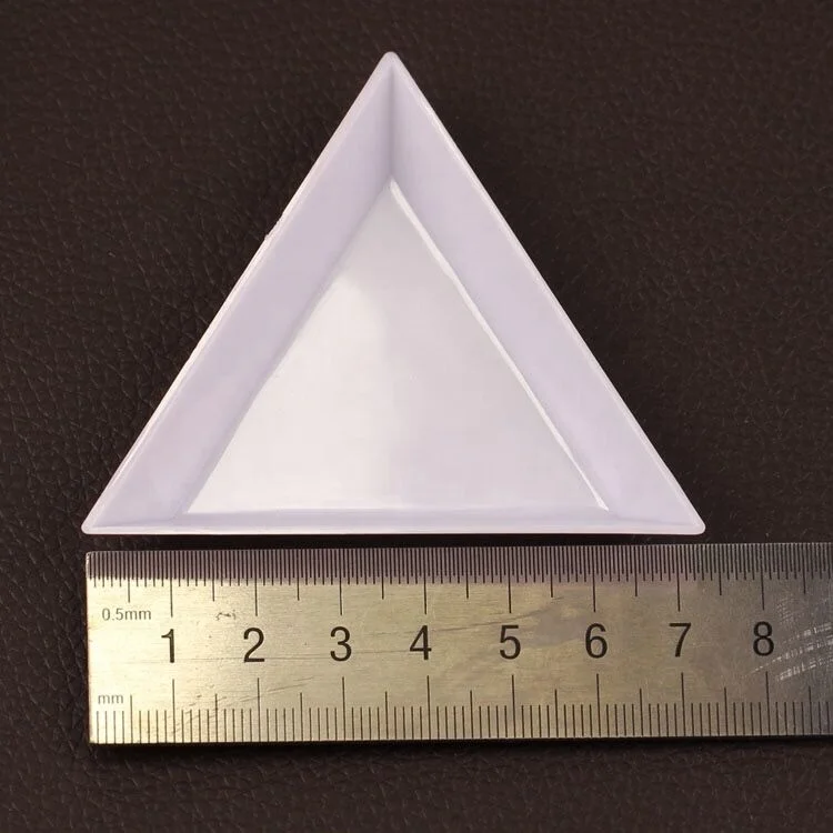 Оптовая продажа, белые пластиковые треугольные лотки для дизайна ногтей со стразами