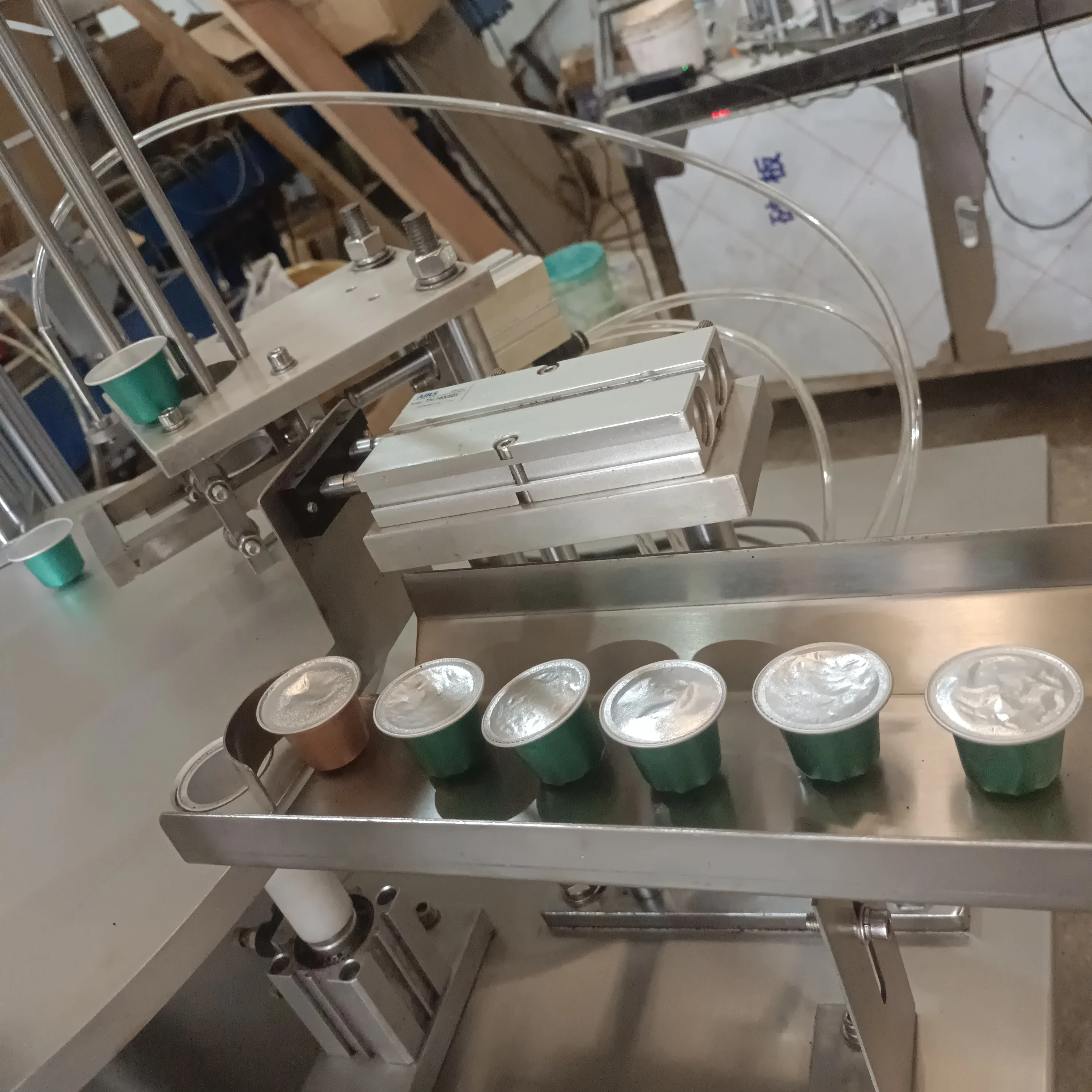 Popular Choice Automatic Nespresso Compatible K Cups Coffee Cupsules Filling and Sealing Machine