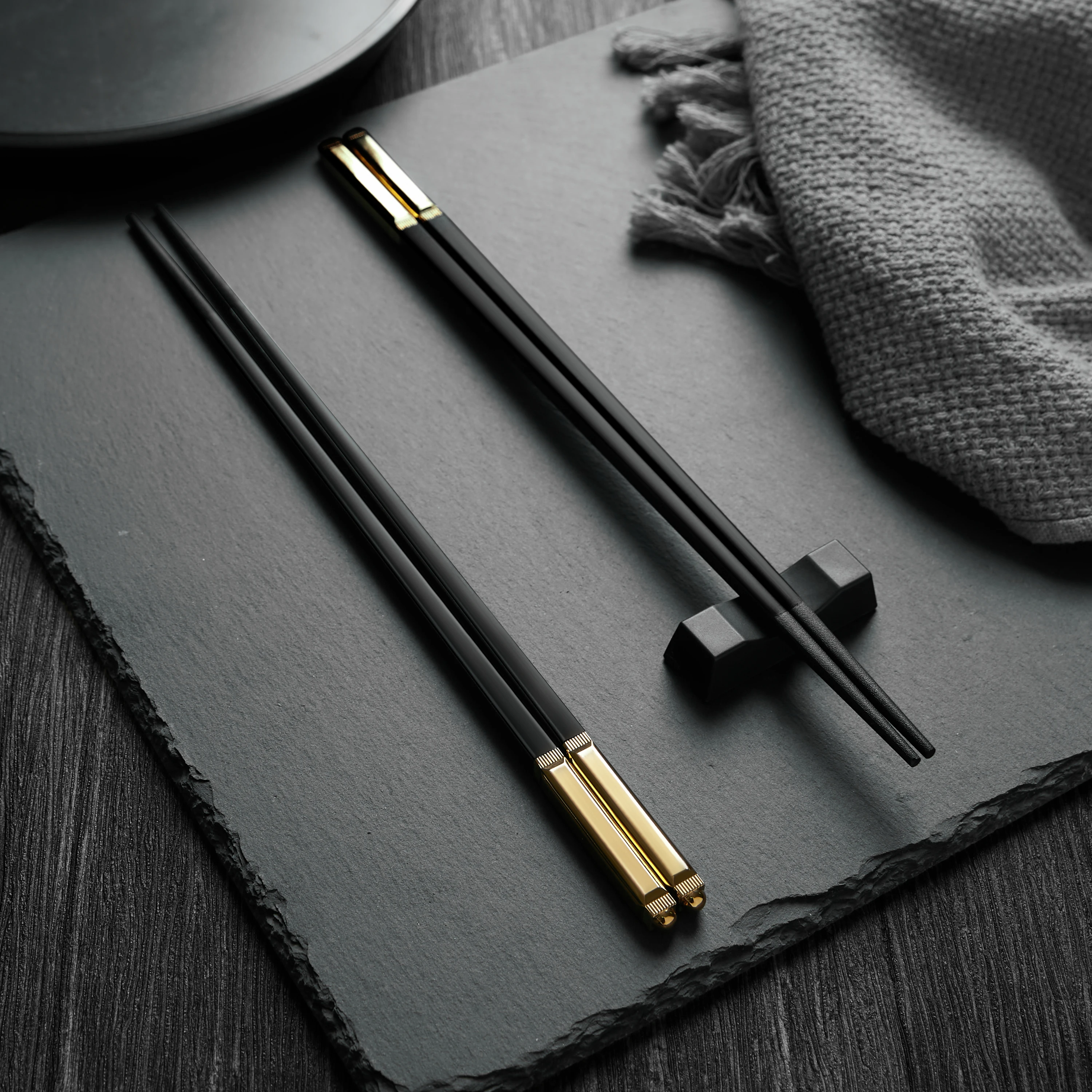Stock Most Expensive Matte Gold Double Pointed Japanese Luxury Oem Fancy Chopsticks Gold Fibre Glass Chopsticks