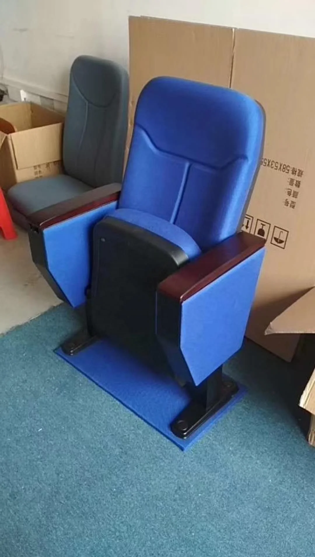 られる レクチャーホールオーディトリアムチェアpp折りたたみ式タブレット付きファブリックシネマチェア Buy Theater Chair