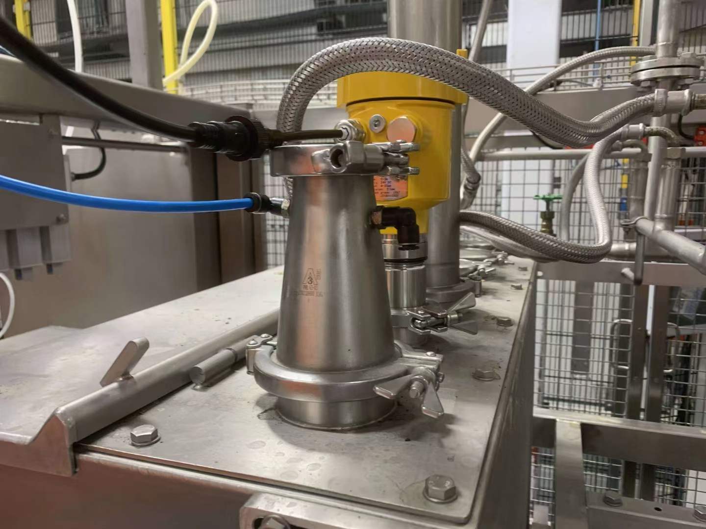 Radar Level Transmitter Meter Measuring Tool tank Liquid Water Monitoring Measurement Device 26GHz Cement Silo Level Sensor