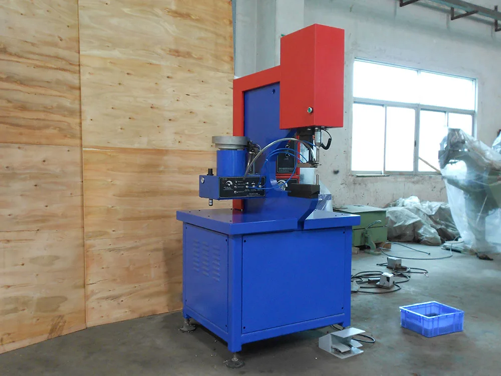 2023 Automatic Feed Rivet Machine Riveting Machine for Pcb