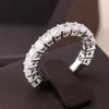 Anillo de oro macizo de 18 quilates con diamante de laboratorio