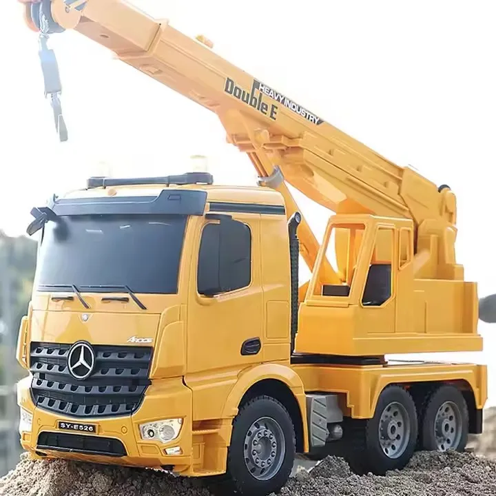 Double E 1/20 Scale RC Crane Truck Toy - 10 Channels