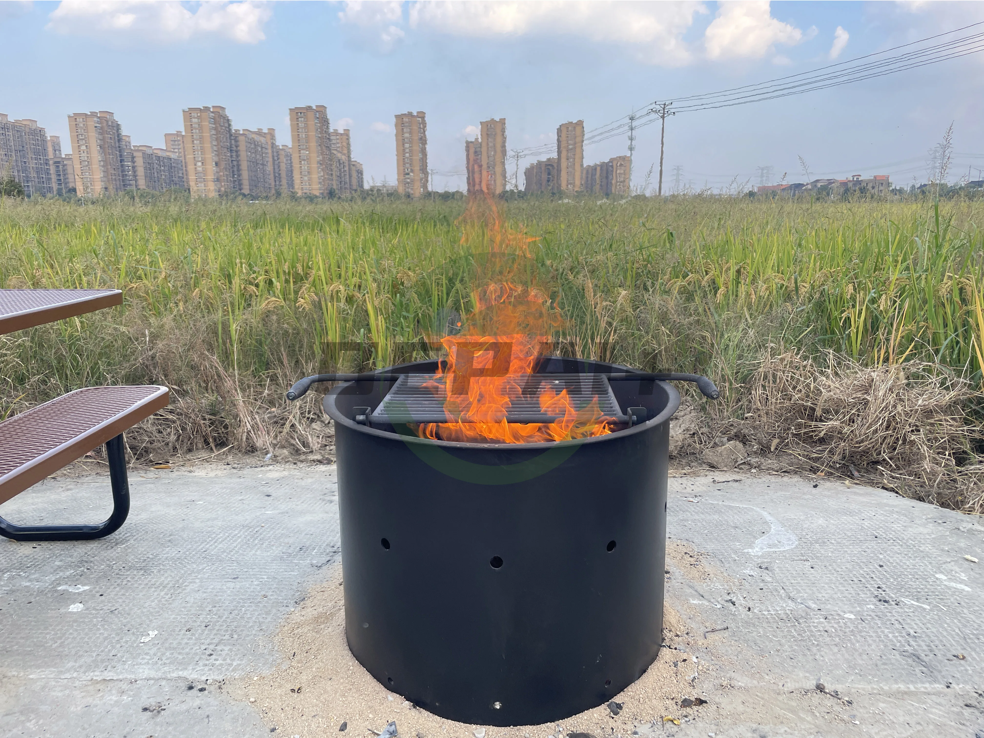 Accessible Commercial Camping BBQ Grills Steel Round Fire Pit Campfire ...
