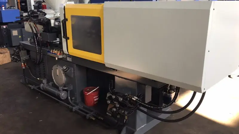 Automatic Small Blow Making Plastic Injection Molding Machine