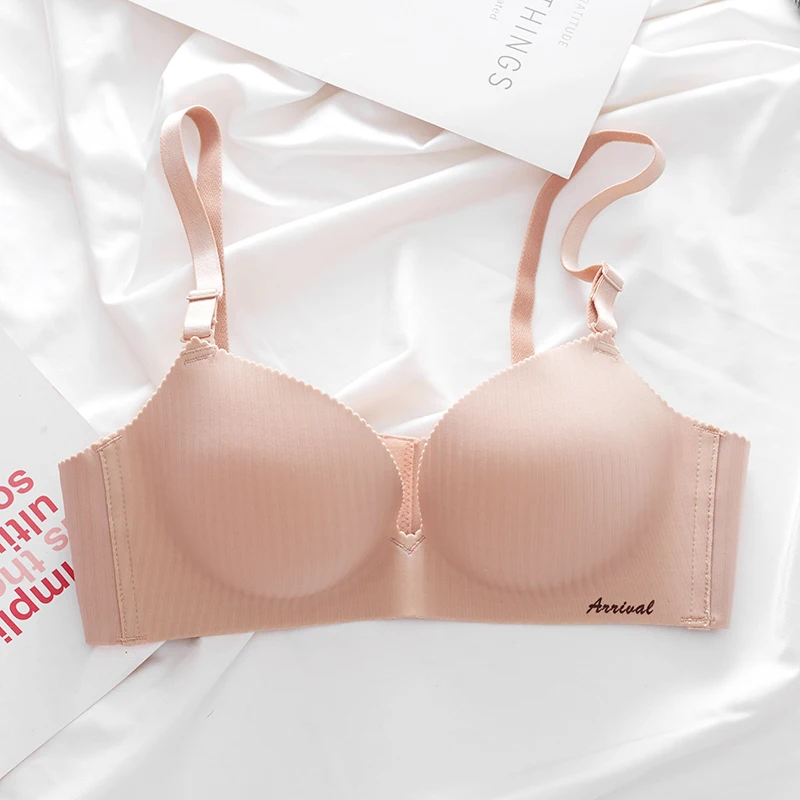 Factory Direct Sales Non-slip and Not Tight Widen the Invisible Back Buckle Modern Girl Bra Push-up Invisible Traceless Bra