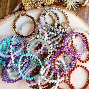 SzetoSy Bracciale da 8 mm con perle di pietra semi-preziosa per donne, bracciale di pietre naturali curative, perle semi-preziose, bracciali con perle 19 cm regolabili, catena elastica, perle viola
