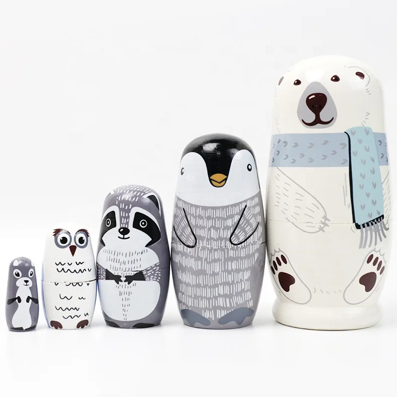 Poupée De Nidification Russe En Bois Matryoshka Babushka Vecteur Illustration Isolee Fond Blanc 223337 9386