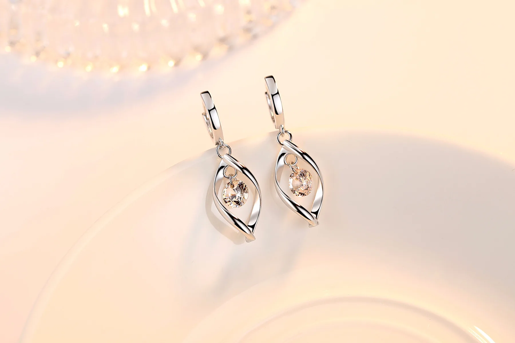 Fashion Design S925 Silver Copper Huggie Earrings Fine Silver Jewelry