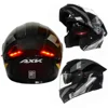 Casco con luce posteriore