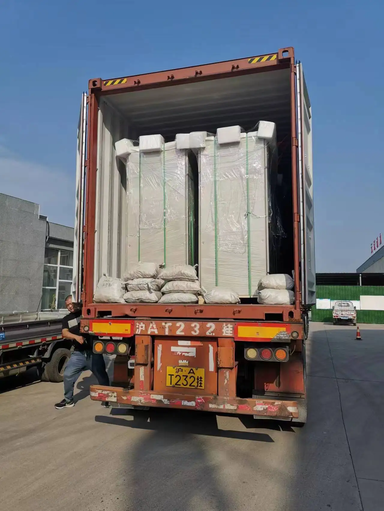 Packaging & shipping specifications