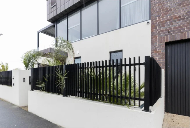 Environmentally friendly lead-free aluminium fence panels metal fence panels aluminum garden privacy fence supplier