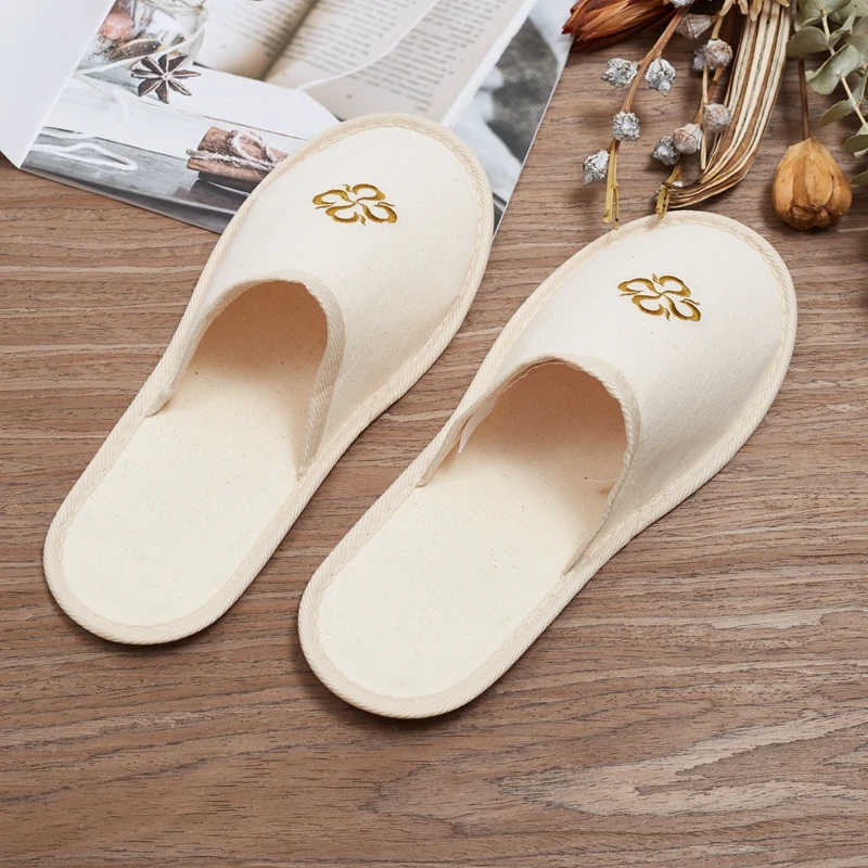Best Product Luxury Biodegradable Cotton Canvas Pulp Bottom Hotel Slippers Custom Logo for Hotel Airline supplier