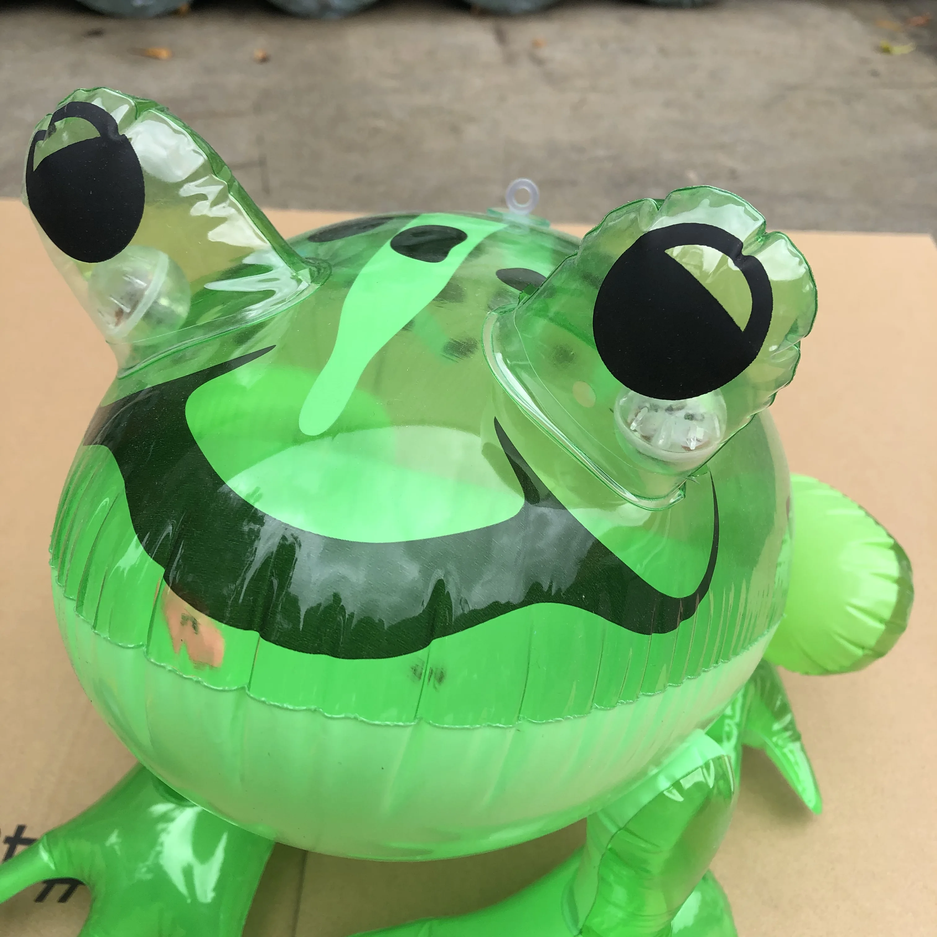 Новое поступление 2022 маленькая надувная лягушка из ПВХ 37 см игрушки-животные игрушки для детей со светодиодной подсветкой