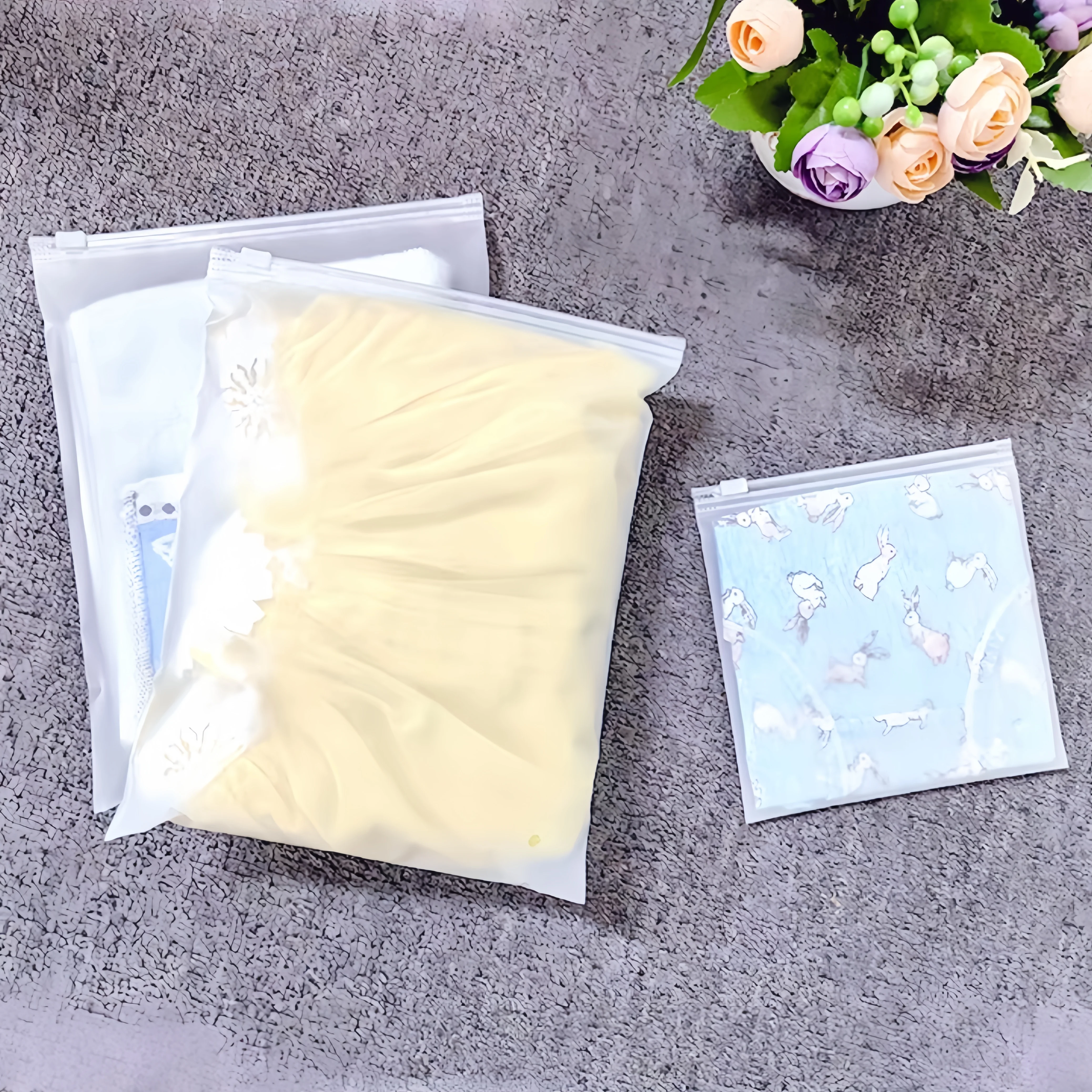 In Stock Matte Various Sizes Packaging for Pajamas Bed Sheet Coat Clothes Zipper Bag Plastic Clear Zip Lock Bag
