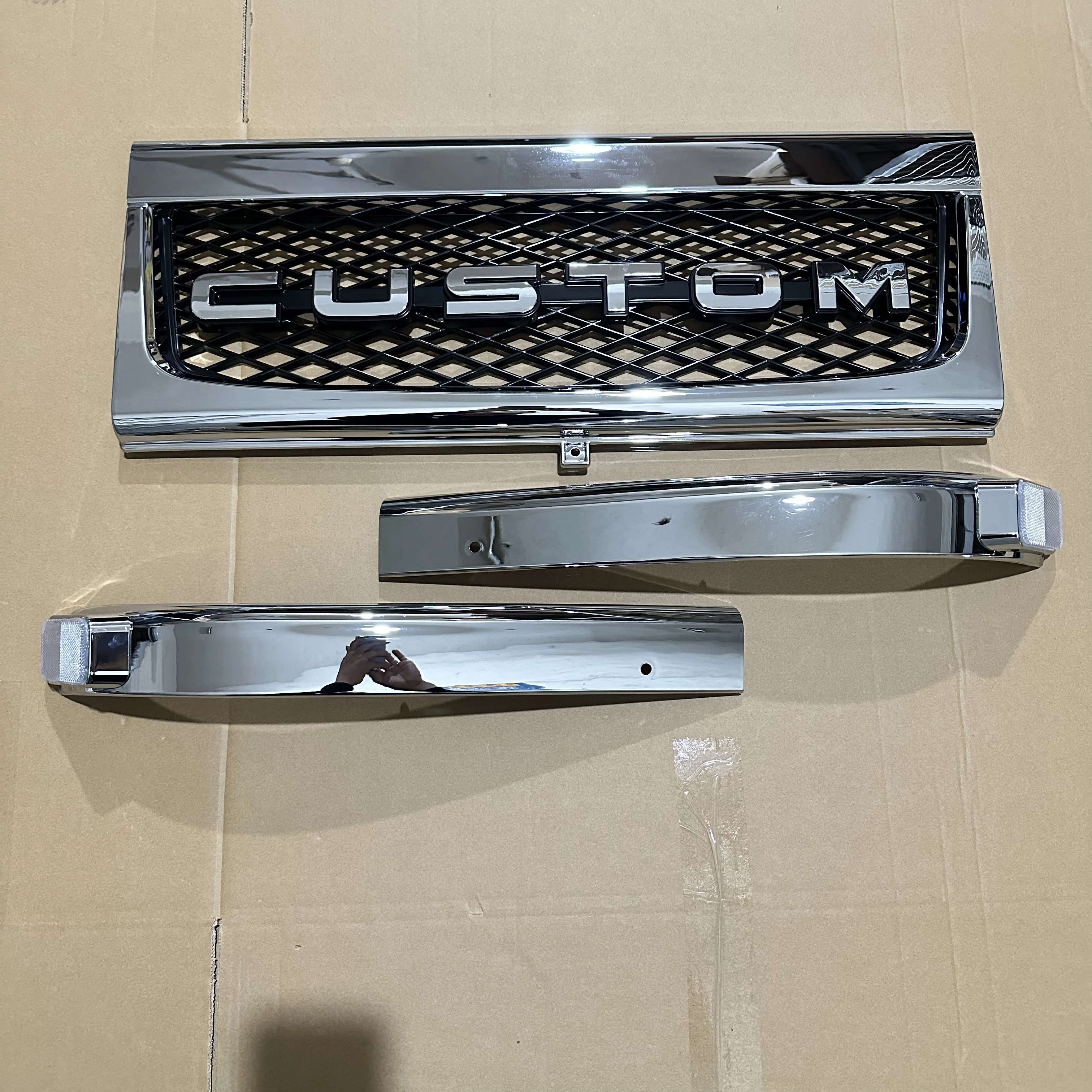 Factory Direct Supply Truck Chrome-plated GRILLE for FUSO CANTER FIGHTER FE96 FB511