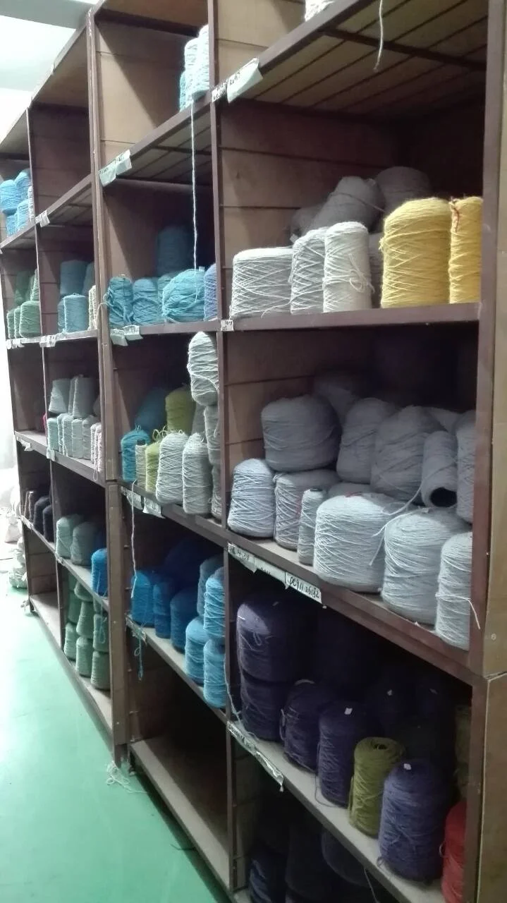 Хлопчатобумажная гребенная пряжа Прошивная пряжа шерстяной пряжи 380/1 Tex 2,6 нм