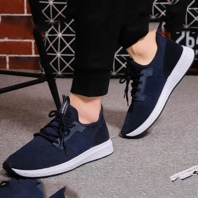 Новые черные легкие кроссовки для бега