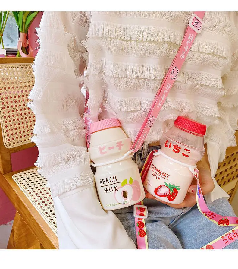 New Cute South Korea Creative 480ml Clear and Frosted Strawberry Peach  Banana Milk Plastic Juice Water Bottles