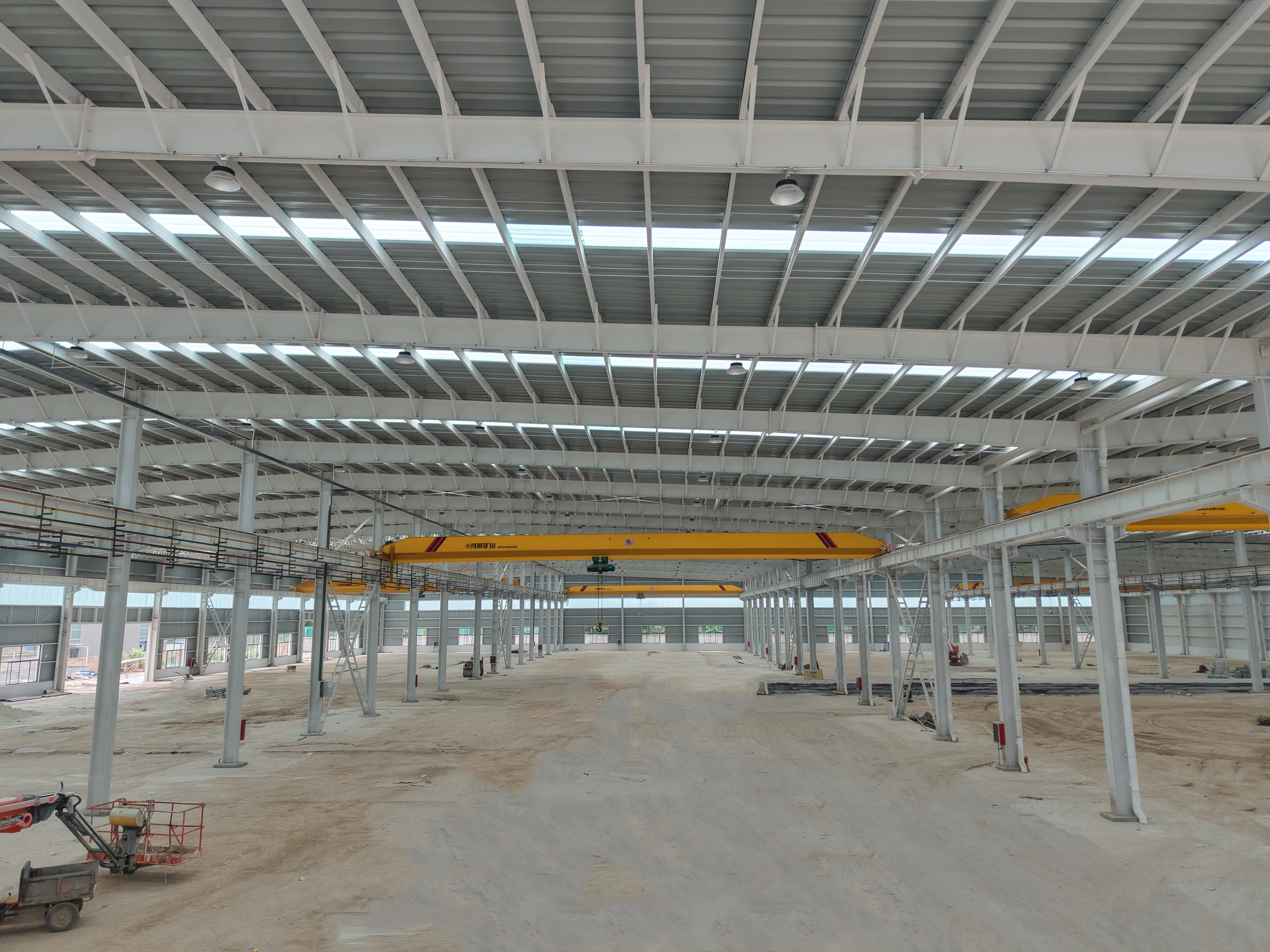 Υπηρεσία κατασκευής πλαισίου βαριάς χαλύβδινης κατασκευής για βιομηχανικές αποθήκες και κατασκευή κτιρίων