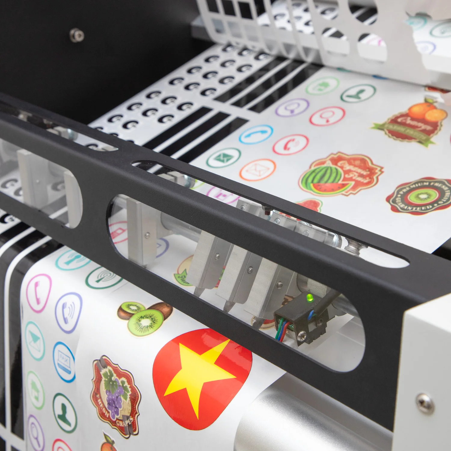 Roll to Roll Die Cutter for Kiss-Cut Self-Adhesive Paper/Stickers Laser Economical Die Cutter