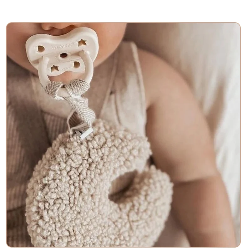 2022 New Design Sherpa Moon Teddy Baby Pacifier Comforter Holder Dummy