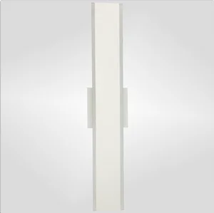 24-Inch IP65 Waterproof LED Outdoor Garden Lamp Aluminum Base and Polycarbonate Diffuser with Long Strip Design