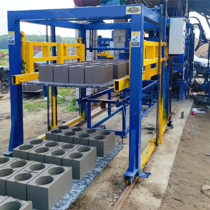 QT4-18 Automatic Cement Interlocking Block Brick Moulding Machines for Sale in Botswana