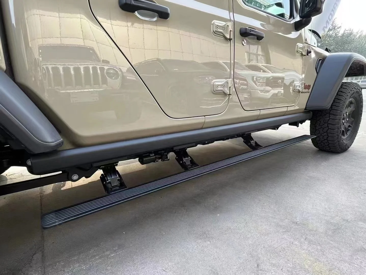 Noble Wholesale Custom Automatic Power Step Electric Running Boards for Jeep Gladiator JT Electric Threshold details