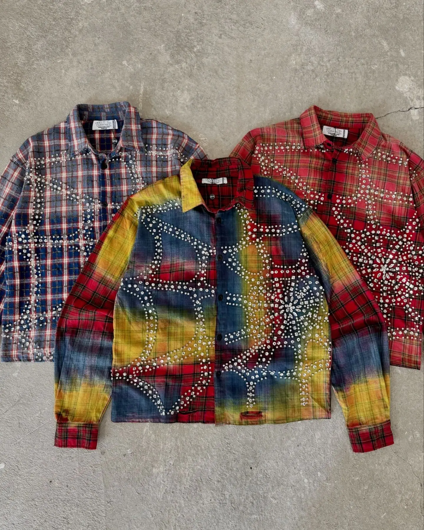 Custom Streetwear Street Vintage T-shirt Baggy Boxy Fit Collared Plaid Wash Button up Rhinestone Full Long Sleeve Shirts for Men