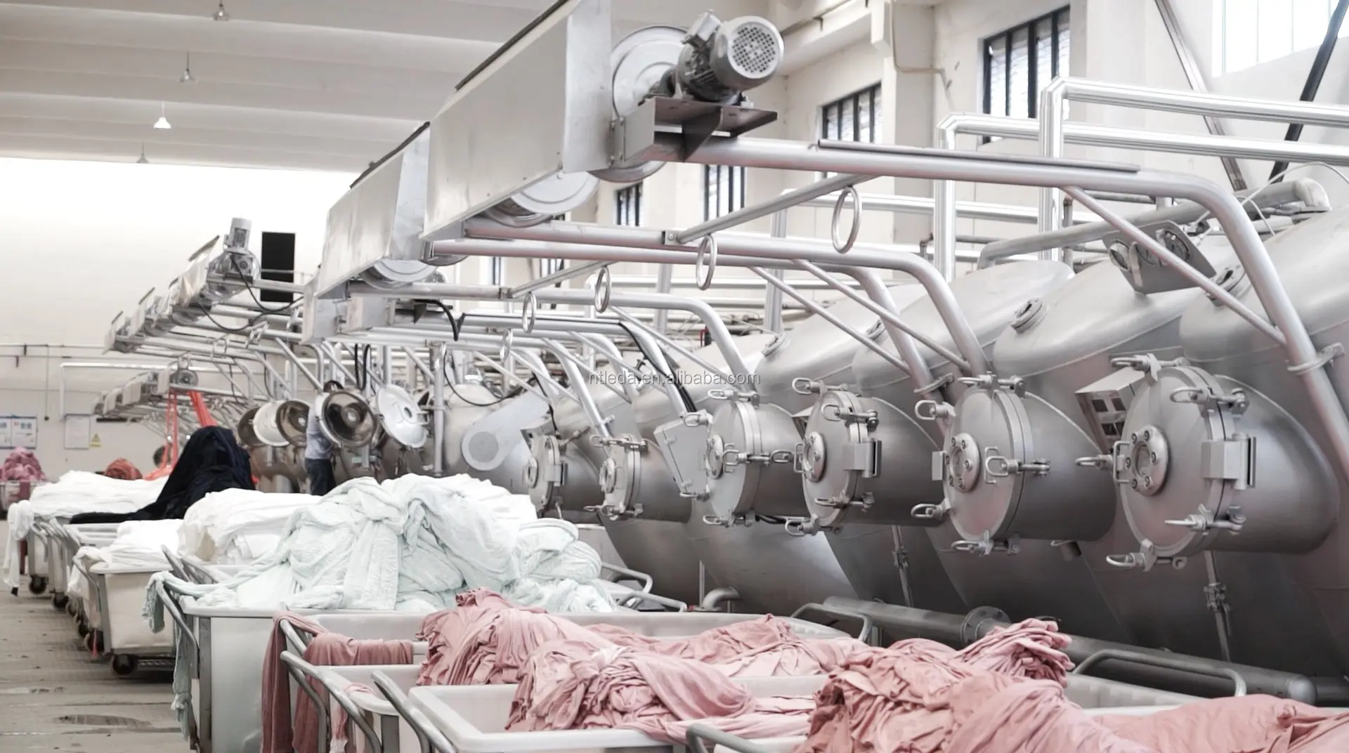 
 Основовязаная Двусторонняя бархатная Коралловая флисовая ткань из 100% полиэстера  