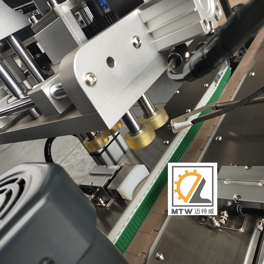 Прямая продажа от производителя MTW, автоматическая машина для закручивания крышек бутылок с хорошей производительностью