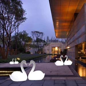 Plastic Lighting Decor Luminous LED Glowing 3D Swan Sculpture for Outdoor Wedding Park Banquet Garden Patio Decor