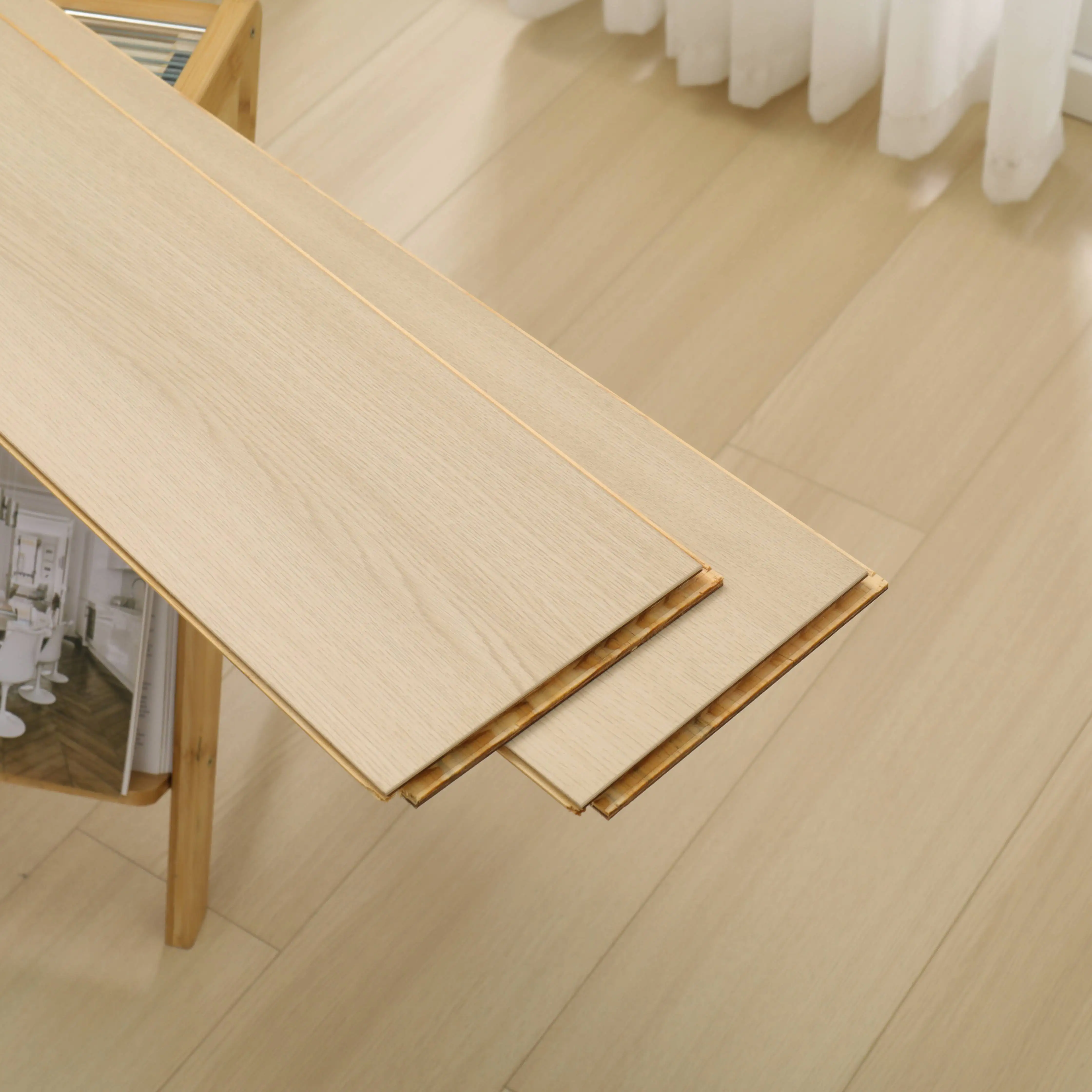 Household 15mm Solid Wood Composite Flooring Is Waterproof, Wear-resistant and Stable.
