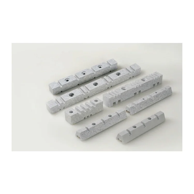 SU New Arm Clamp High Voltage Electrical Electric Post Insulator Electric Fence Insulators