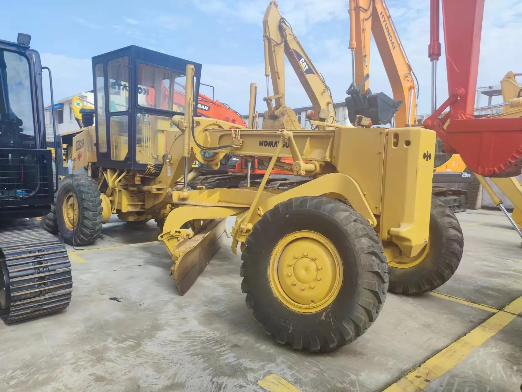 Used Komatsu GD825a Motor Grader, Cheap Japan Made Original Grader KOmatsu GD825 Road Construction Machine