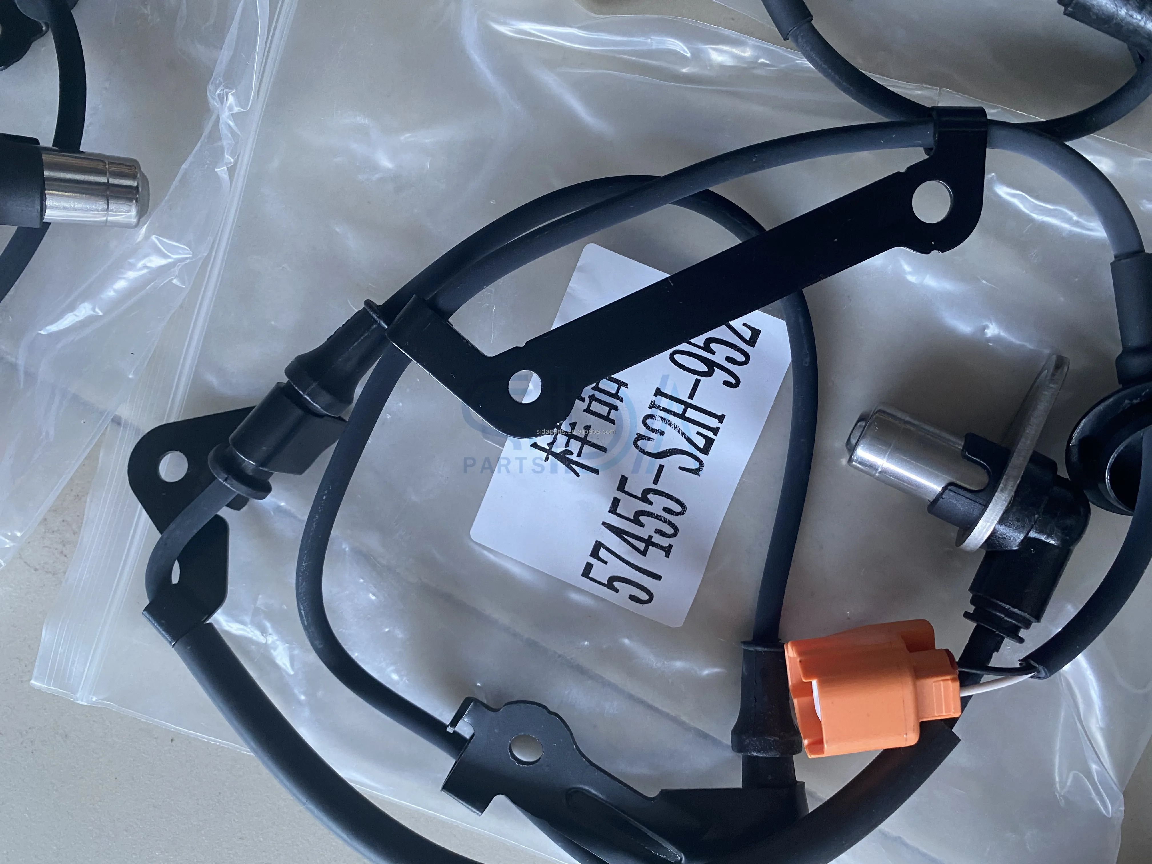 Датчик ABS RR HONDA HR-V GH# 00- LH