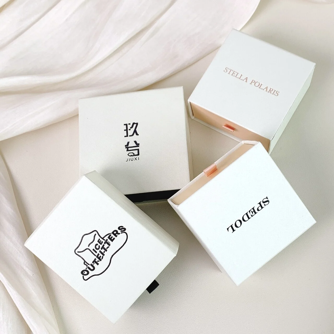 Custom Small White Paper Cardboard Ring Bracelet Drawer Packaging