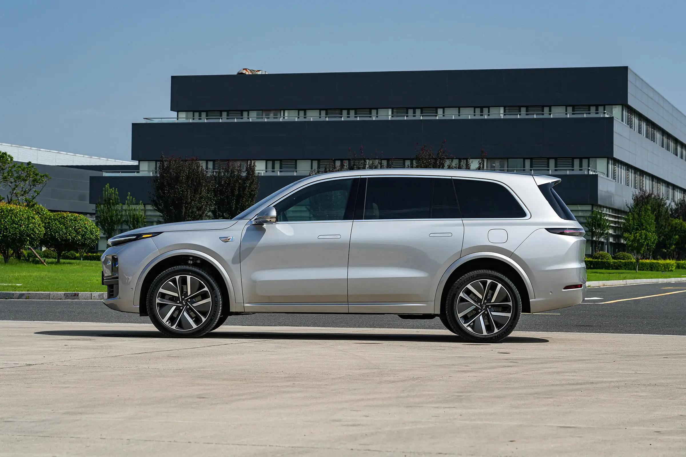 Hybrid Lixiang L8 Auto Electric Vehicles 6 Seats Suv Ev Cars Lixiang Hybrid Cars