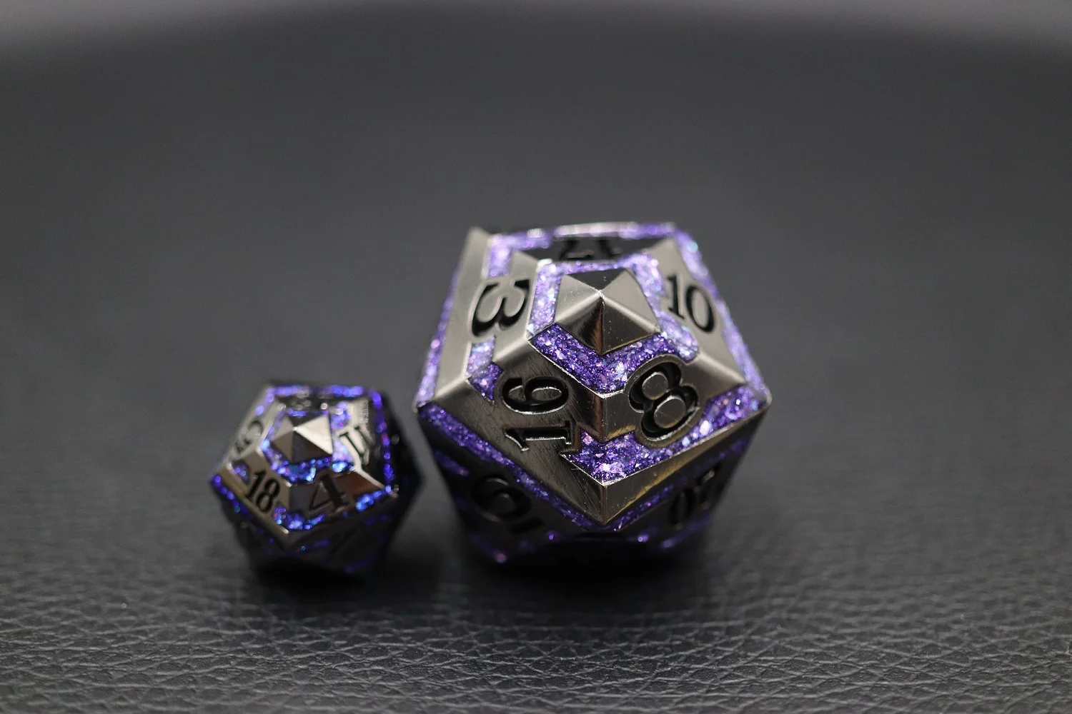 Oversize Stripe Metal 33mm D20 Zinc Alloy Polyhedral Dice for DND Games Different Colored Oversize Stripe Metal 33mm D20 manufacture